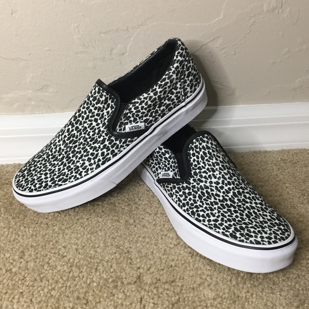 Vans Classic Slip On. Men’s 6 / Women’s 7.5